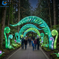 Grande lanterne extérieure immersive à lueur fantastique pour l'installation d'insectes forestiers dans les jardins botaniques et les zoos