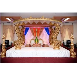 Fibre de paon sculptée aux États-Unis pour mariage hindou Mandap pilier FRP élégant style européen traditionnel avec décorations de paon doré - Product Image 1
