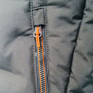 Chaqueta deportiva de invierno acolchada a la moda, acolchada de nailon a la moda, recubierta de burbujas, procesamiento OEM personalizado para OEM - Product Image 4