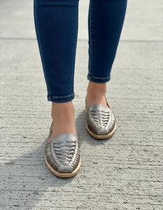 Mocassins en cuir véritable faits à la main pour femmes, chaussures décontractées à enfiler tressées, semelle intérieure en EVA légère et antidérapante pour l'été - Product Image 5