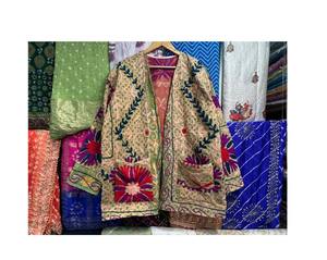 Chaqueta de Algodón con Bordado Kantha Hecha a Mano - Product Image 1