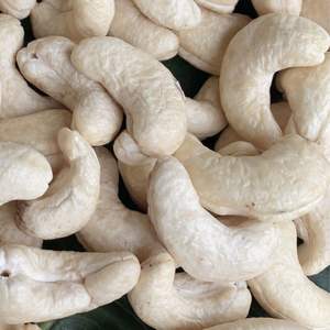 W320ถั่วเม็ดมะม่วงหิมพานต์จากโรงงานซันติโกเวียดนาม - Product Image 1