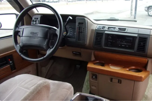 LISTO PARA CONDUCIR - USADO, VOLANTE A LA IZQUIERDA |   Volante a la derecha |   1995 GMC Safari Regency Conversion Vans - Product Image 4