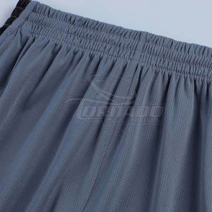 Ensembles d'uniformes de basket-ball pour jeunes 100% polyester sublimés par teinture respirante personnalisée de haute qualité, grande taille incluse - Product Image 6