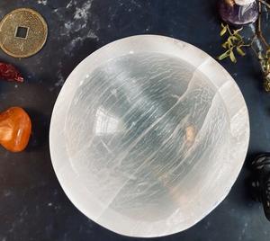 Bols en sélénite polie - Décoration d'intérieur unique en pierre avec étoiles - Product Image 5