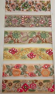 Lacets floraux brodés sur mesure avec travail de la pierre idéal pour une utilisation par les créateurs de mode et les fabricants de robes pour la revente - Product Image 3