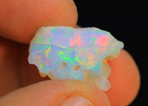 Attrayant opale éthiopienne de qualité supérieure rugueuse-naturelle Multi Flashy Color Play Opal Raw pour la fabrication de bijoux - Product Image 3