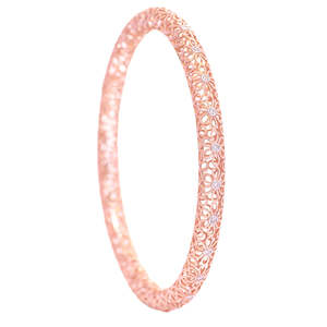 Elegante e intrincado brazalete de diamantes vintage de oro de 18 quilates con certificación BIS y diseño impresionante - Product Image 3