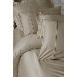 Parure de lit double en satin de coton soyeux, motif uni beige, tissée et lavée pour un confort optimal à la maison - Product Image 3