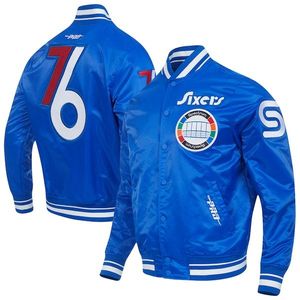 Chaqueta universitaria de satén a granel con bordado personalizado Chaqueta con letras brillantes de estilo retro para compradores mayoristas - Product Image 1