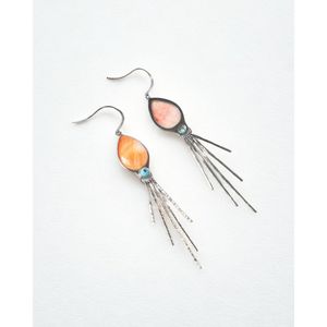 Pendientes de Gancho con Concha de Ostra Espinosa Natural y Baño de Rodio - Regalo de Boda Vintage con Acentos de Perlas y Diamantes - Product Image 4