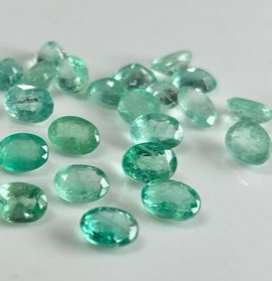 สีเขียว