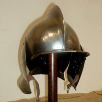 Casco BURGONET, Réplica de Casco Borgundo Hecho a Mano con Metal Cortado a Troquel y Esmalte Incrustado, para Reenactaciones Históricas y Coleccionistas