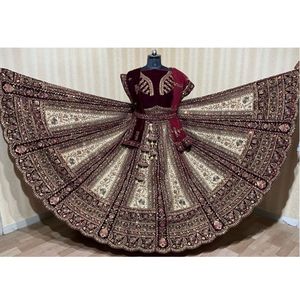 Conjunto de Lehenga Choli Largo hasta el Suelo, Moderno y Exquisito, en Tela de Red Beige con Bordado Intrincado de Motivos de Pavo Real para Fiestas de Invierno, Venta al Por Mayor - Product Image 6