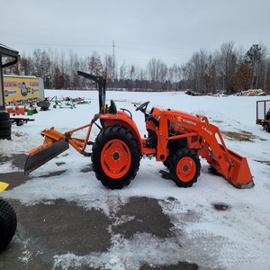 Compre un Tractor 4x4 a Bajo Precio con Cargador Frontal y Bomba para Uso Agrícola, Rendimiento Confiable, Control Suave, Diseño de Primera Calidad - Product Image 5