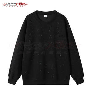 Sweat-shirt avec strass brillant pour hommes avec un design tendance et facile à porter Sweat-shirt avec strass pour hommes - Product Image 1