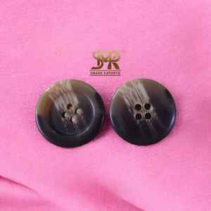 กระดุมเขาควายดำพรีเมียมสำหรับเสื้อเชิ้ต 4 รู ทนทาน ทรงกลม ตาข่าย เป็นมิตรกับสิ่งแวดล้อม หรูหรา ขัดเงา สไตล์แฟชั่น - Product Image 6