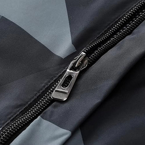 แจ็คเก็ตโค้ชไนลอนแบบยูนิเซ็กซ์สั่งทำพิเศษกันน้ำระบายอากาศได้ดีแบบกลับด้านได้สำหรับฤดูหนาวขายส่ง MOQ ต่ำ - Product Image 6