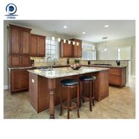 Meuble de cuisine sur mesure pour clients sophistiqués avec une finition impeccable
