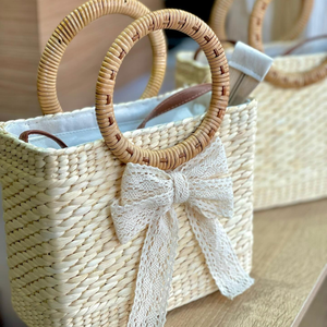 Cesta de mano de mimbre hecha a mano para mujer, informal, de verano, Asa de ratán, importación de Vietnam, jacinto de agua Natural, mimbre artesanal - Product Image 5