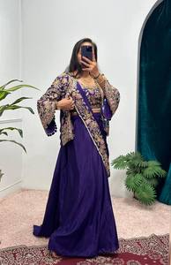 Colección Tradicional de Diseño Indo-Occidental de Bollywood con Bordado, Ribete de Encaje, Encaje Moti, Tela de Seda Chinnon para Fiestas - Product Image 2