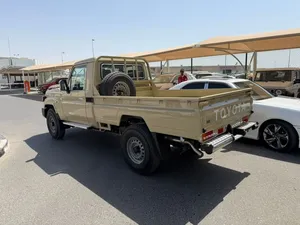 MEILLEURE OFFRE LANDCRUISERS LC79 SC 4.0 AT BASIC OMANI 4x4 EN PARFAIT ÉTAT DE FONCTIONNEMENT, PROPRE ET EXCELLENT ÉTAT, PRÊT À L'EXPORTATION - Product Image 3