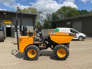 Chargeuse sur pneus tout électrique JCB HTD5E zéro émission 1 tonne avec moteur Perkins, benne basculante haute pour travaux de construction et d'aménagement paysager - Product Image 6