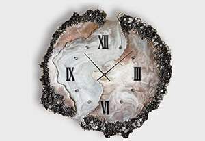 Horloge murale en résine de designer minimaliste, personnalisée, faite à la main, modèle amour, meilleur cadeau pour le salon, pour un ami - Product Image 3