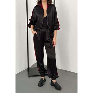 ชุดวอร์มผ้าซาตินสีดำลายกำมะหยี่ - สีดำ - Product Image 5