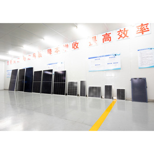 Panel Solar de 700w de <span class=keywords><strong>Energía</strong></span> Solar Gratuita, Celda Solar de Tipo N de 18BB de Nivel 1, Alta Eficiencia para Uso en Sistemas Industriales y Comerciales de 5W-800W - Product Image 4
