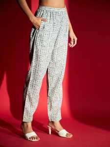 Ensemble pakistanais 3 pièces en coton long et évasé pour femme, comprenant Kurti, pantalon et dupatta, style Salwar Kameez prêt-à-porter décontracté, de créateur indien Maruti Fashion - Product Image 2