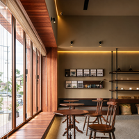 Bar LED Ekranlı Raf Sehpası Vitrin Otel Mobilyası Restoran Mobilyası Bar Mobilyası Yiyecek Arabası Bar Ödeme Bankosu