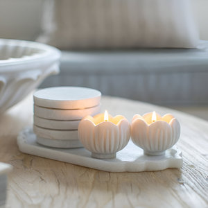 Mejore su espacio con los candelabros de flores de mármol tallados a mano Votives perfectos para salas de estar Luces de té para un ambiente acogedor - Product Image 1