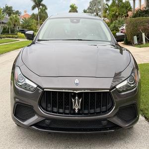 IMPRESIONANTE Ma-se-ra-ti Gh-ib-li MODENA 2022 CON TRANSMISIÓN AUTOMÁTICA V6 - Product Image 1