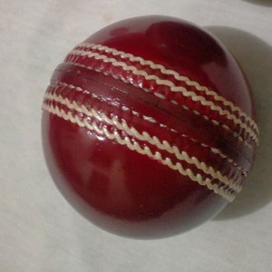 Balle de cricket en cuir de cricket professionnelle dans des balles dures multicolores - Product Image 2