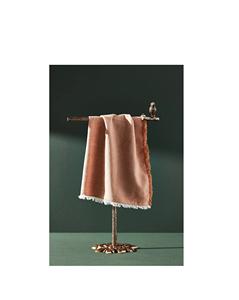 Toallero de latón ideal para una decoración elegante del baño, con base resistente y apariencia refinada, perfecto para uso regular. - Product Image 5