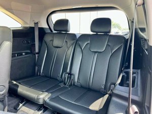 KIA Sorento 2023 d'occasion en excellent état - Product Image 4