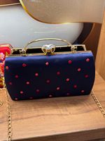 Pochettes de soirée ethniques élégantes brodées de fleurs, faites à la main en fil de soie, avec bouton, pour mariage de luxe femme été/hiver