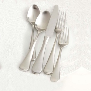 Style européen couteau en acier inoxydable cuillère fourchette blanc argent plaqué Simple couverts ensembles maison mariage couverts ensemble - Product Image 1