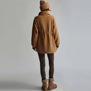 Veste en polaire Sherpa à demi-fermeture éclair pour femmes élégantes avec col haut, idéale pour le style hivernal de tous les jours - Product Image 2