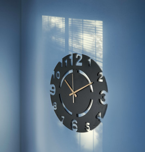 Reloj de pared de Metal silencioso grande más vendido, reloj colgante decorativo redondo sin tictac para interiores de hogar y oficina - Product Image 1