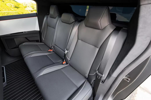 Excellent camion d'occasion 2024 Cy.b e.rr tr uc k Foundation Series Limited Edition, modèle 600 ch, faible kilométrage, aucun problème mécanique, prêt à rouler - Product Image 6