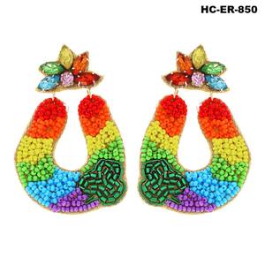 Pendientes de cuentas intrincados accesorio decorativo con cuentas de vidrio vibrantes creadas para mujeres para celebrar el Día del maestro - Product Image 5