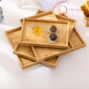 Plateau de service en bois avec finition lisse et structure durable, idéal pour la cuisine et la table à manger - Product Image 1