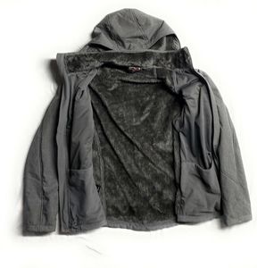 Veste softshell d'hiver pour homme sur mesure, en toile noire, coupe-vent, imperméable, à capuche, écologique - Product Image 3