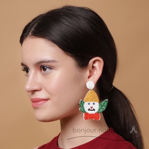 Orecchini di angelo pupazzo di neve fatti a mano | Gioielli artigianali | Regalo di festa per boutique a Toronto, Vancouver, Milano, Parigi e Berlino - Product Image 5