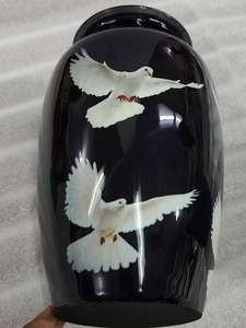 โกศบรรจุอัฐิมนุษย์ทำมือจากอะลูมิเนียมอย่างประณีต เป็นมิตรกับสิ่งแวดล้อม ดีไซน์ดั้งเดิม สวยงามหรูหรา พร้อมลวดลายสลัก - Product Image 5