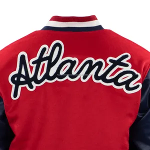Chaqueta Varsity Personalizada para Hombre, Cuerpo de Lana, Mangas de Cuero Genuino, Bordado con Letras, Estilo Béisbol, Color Rojo - Product Image 4