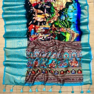 Sari VASTRA COTTAGE de Seda Pura de Lichi con Estampado Digital Kalamkari Pichwai, Borde de Zari Enriquecido, Tejido con Elegantes Borlas y Blusa - Product Image 2