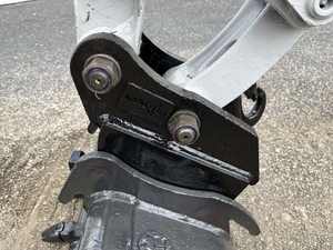 2018 Takeuchi TL6R <b>8</b> <b>Ton</b> Mini <b>Excavator</b> with Perkins Engine and Hitachi Pump - Product Image 6